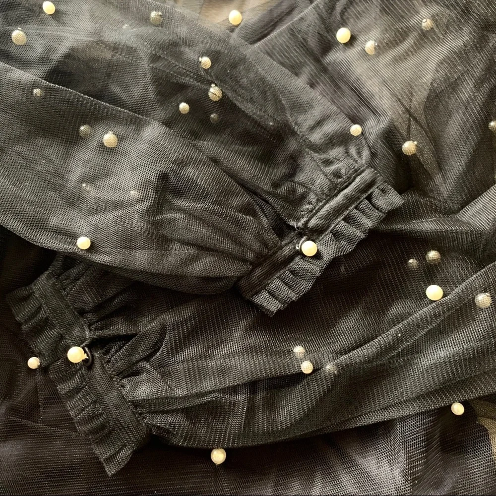 🌸New🌸 Embellished Sheer Mock Top Black INC Sz S - Picture 6 of 9